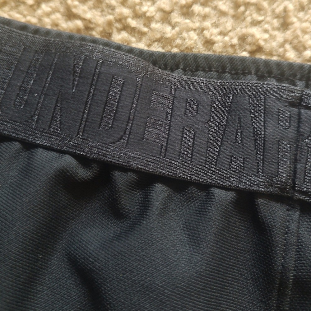 Under Armour Womens Black Athletic Running Shorts Elastic Logo Waistband Size M